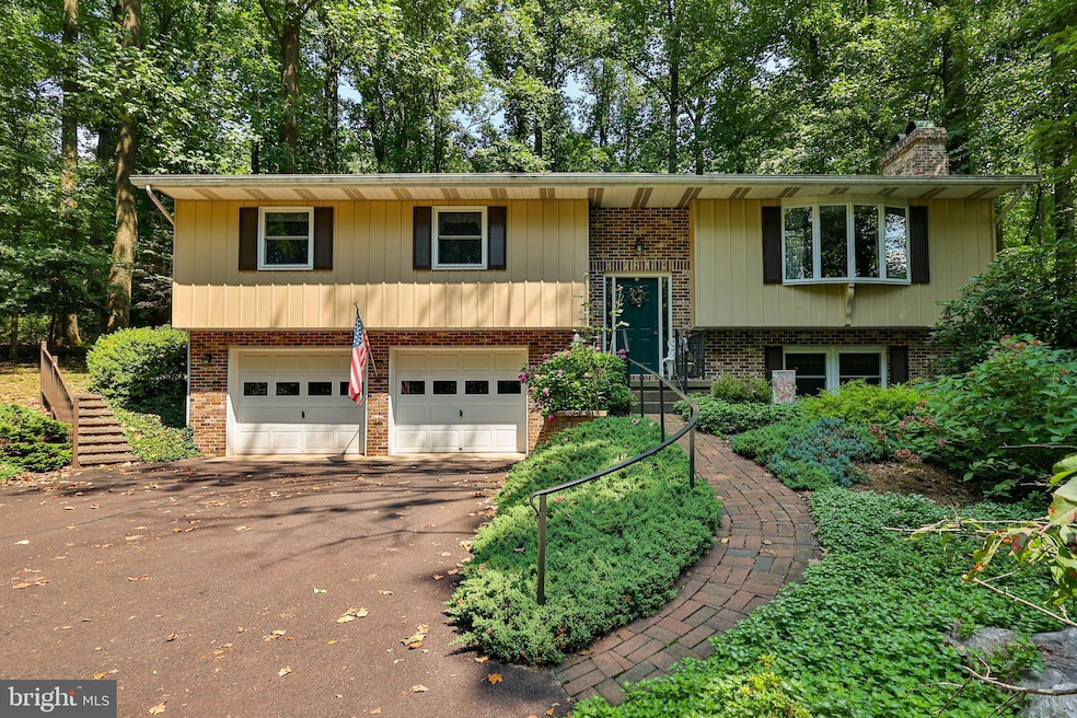 5745 Applebutter Hill Rd, Coopersburg, PA 18036 - photo 1