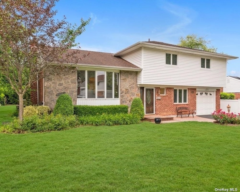 Sold $877,000 • Co-Listing Agent