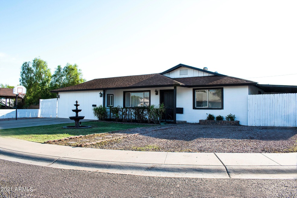 2524 N 57th Dr, Phoenix, AZ 85035 - photo 1