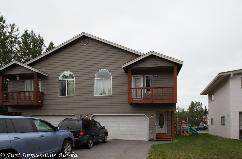 Freshly Updated Townhouse Style Condo!