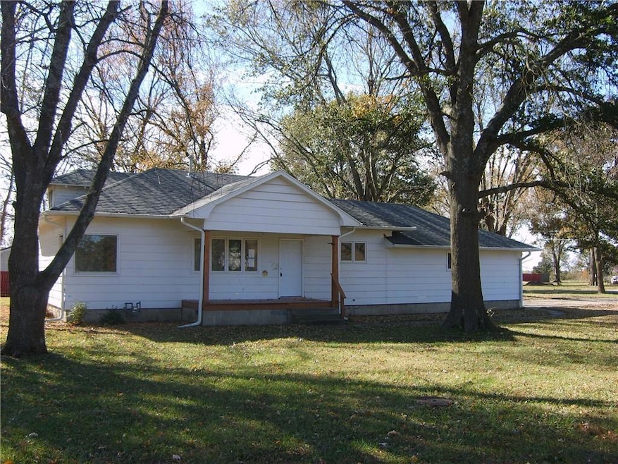 309 W 3rd St, Franklin, KS 66735 - photo 1