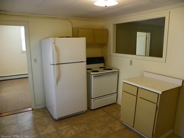 45 Elm St unit B, Winsted, CT 06098 - photo 1