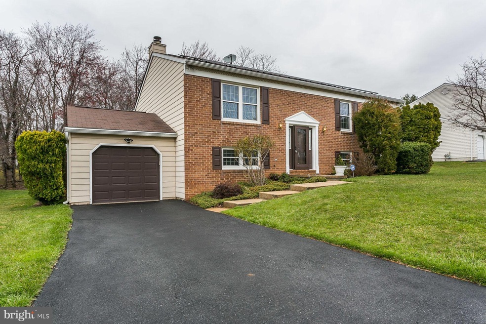 10 Dyson Dan Ct, Reisterstown, MD 21136 - photo 1