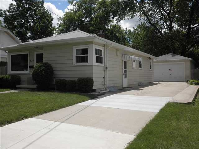 636 E Willard Ave, Lansing, MI 48910 - photo 1