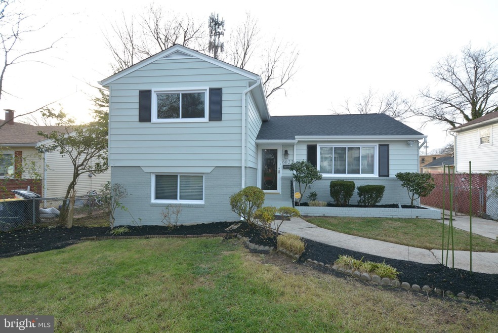 6022 Mustang Dr, Riverdale, MD 20737 - photo 1