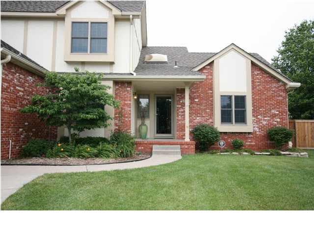 Wonderful family home in the heart of Lakepoint!