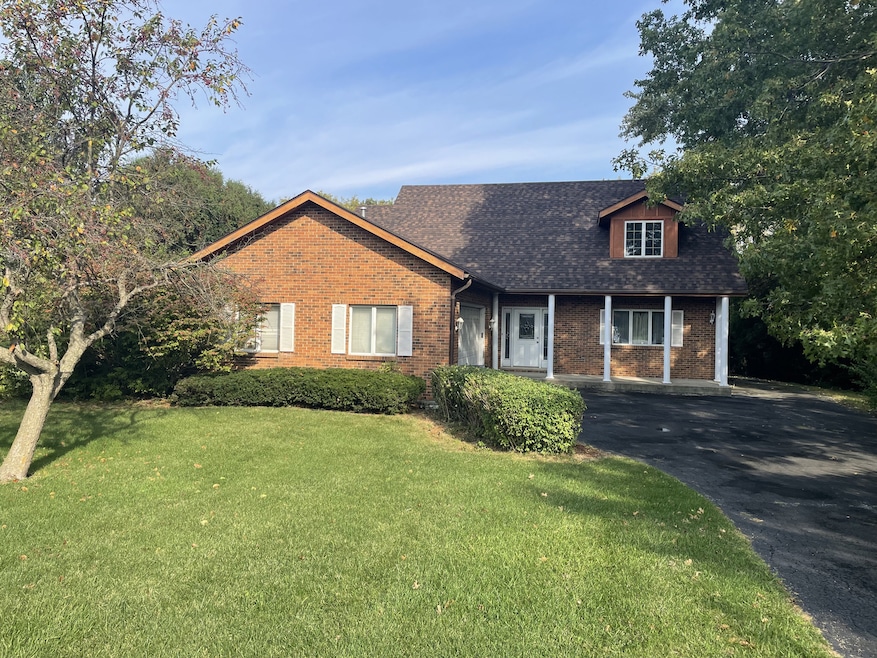 2502 E Vandrunen Dr, Crete, IL 60417 - photo 1