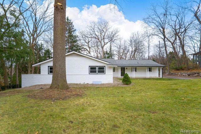 1315 Lone Pine Rd, Bloomfield Hills, MI 48302 - photo 1