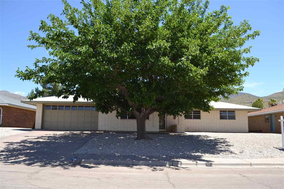 402 Zia Ave, Alamogordo, NM 88310 - photo 1