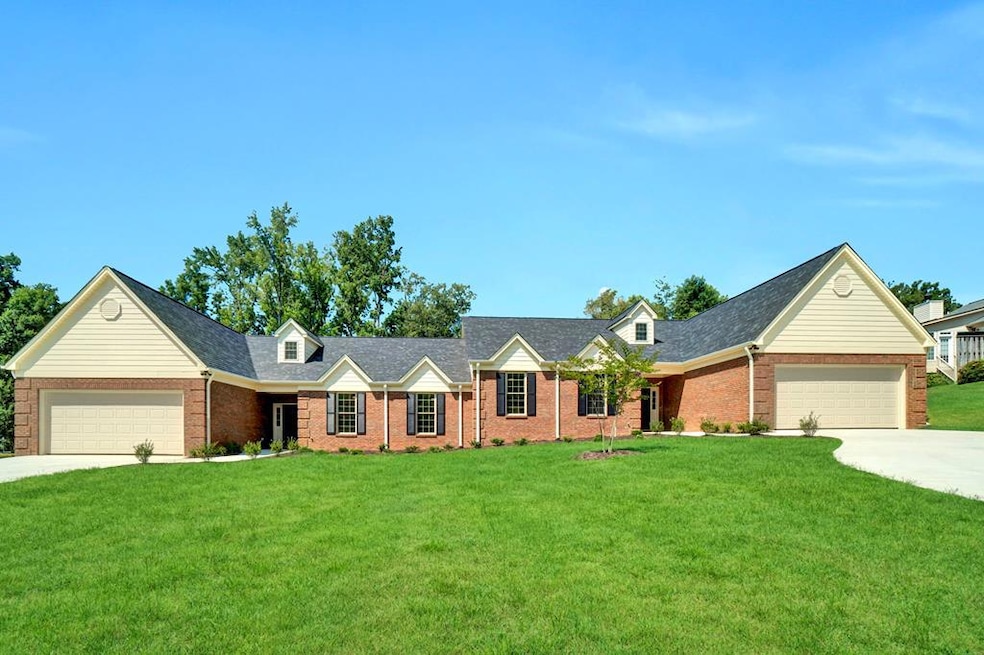 000 W Devon Park Dr, Greenwood, SC 29649 - photo 1