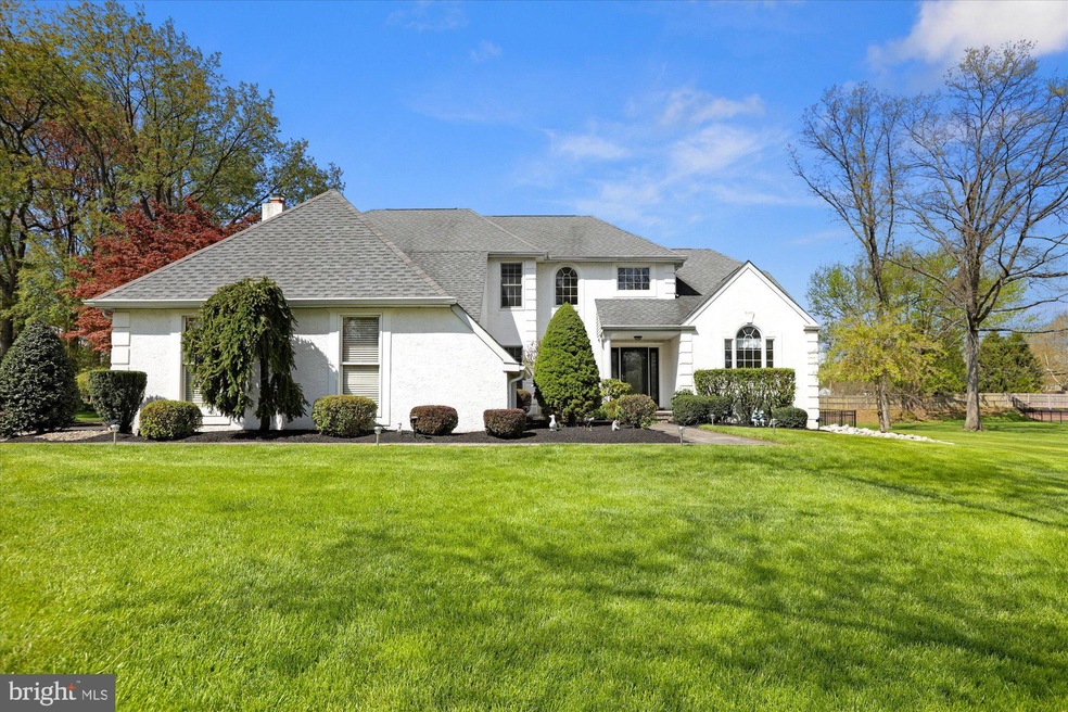 375 Cottonwood Dr, Langhorne, PA 19047 - photo 1