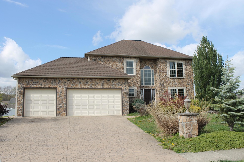 417 Varsity Dr, Throop, PA 18512 - photo 1