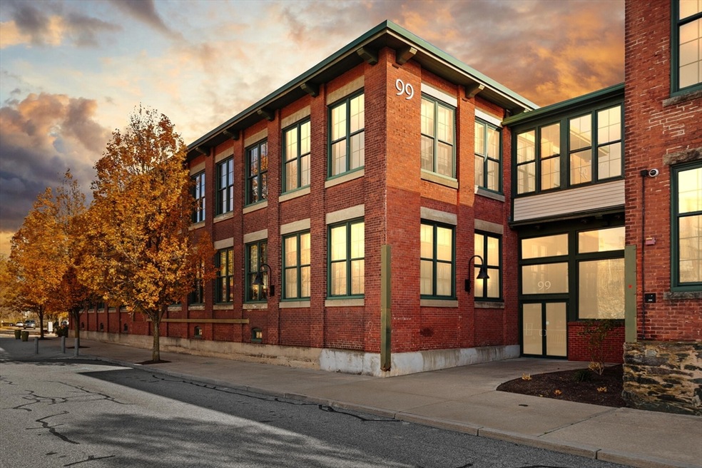 99 Allen St unit 205, Woonsocket, RI 02895 - photo 1