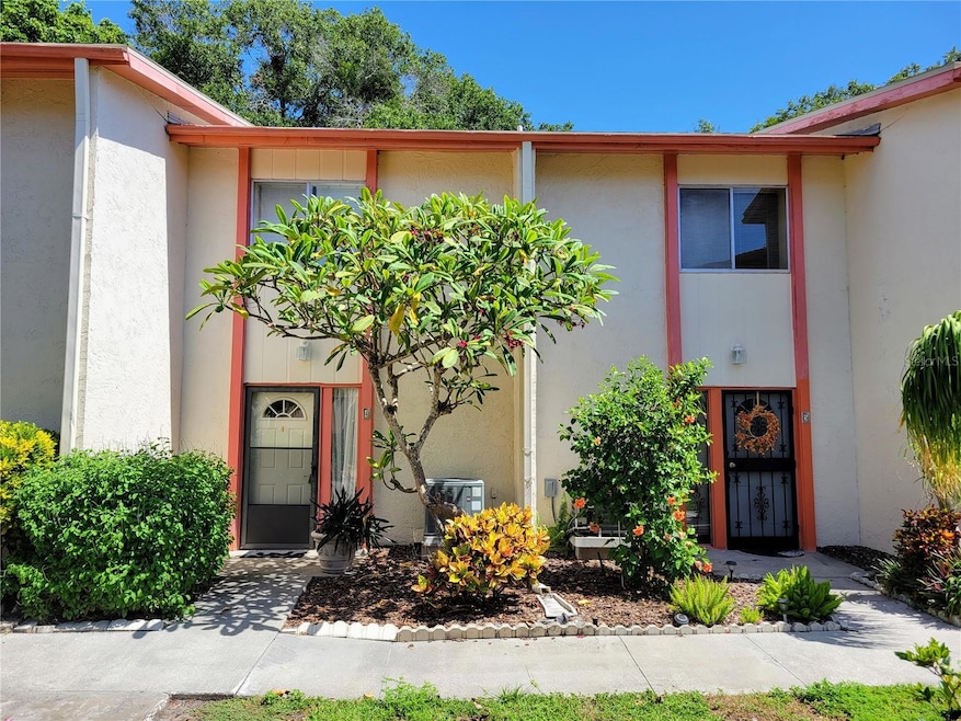 1635 58th Terrace S unit 4, Saint Petersburg, FL 33712 - photo 1