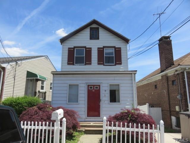 42 Aqueduct Ave, Yonkers, NY 10704 - photo 1