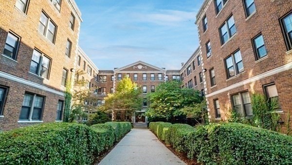 66 Queensberry St unit 420, Boston, MA 02215 - photo 1