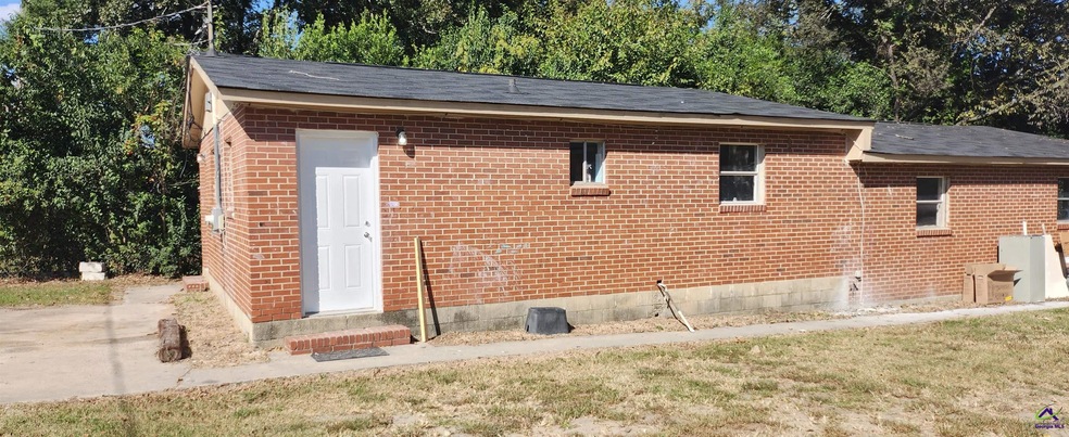 402 Curtis St, Warner Robins, GA 31093 - photo 1