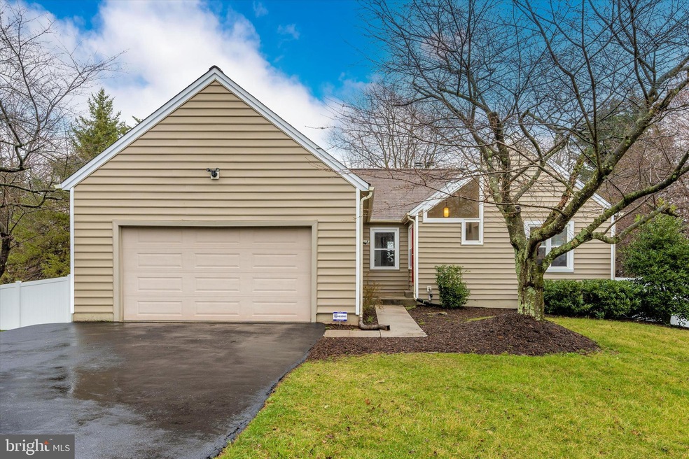 8111 Arrowhead Ct, Frederick, MD 21702 - photo 1