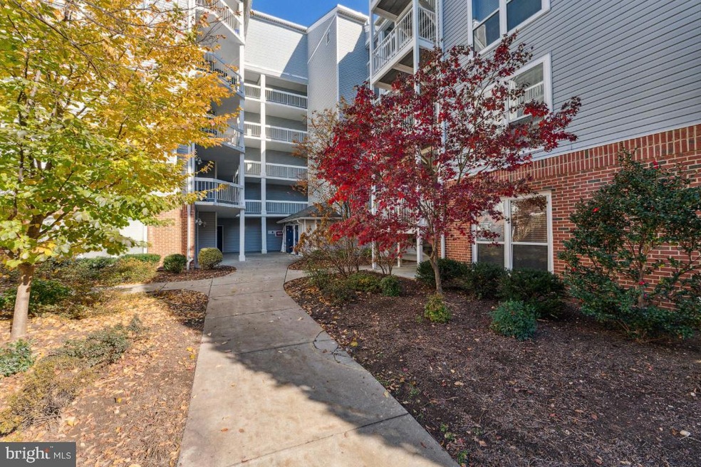 The Four Winds at Oakton unit C-9, Oakton, VA 22124 - photo 1