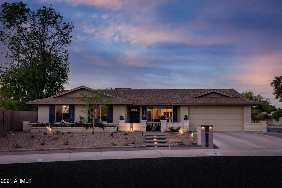 2508 W Straford Dr (2).jpg-SMALL