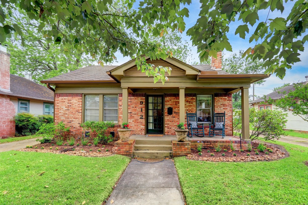 912 Pizer St, Houston, TX 77009 - photo 1