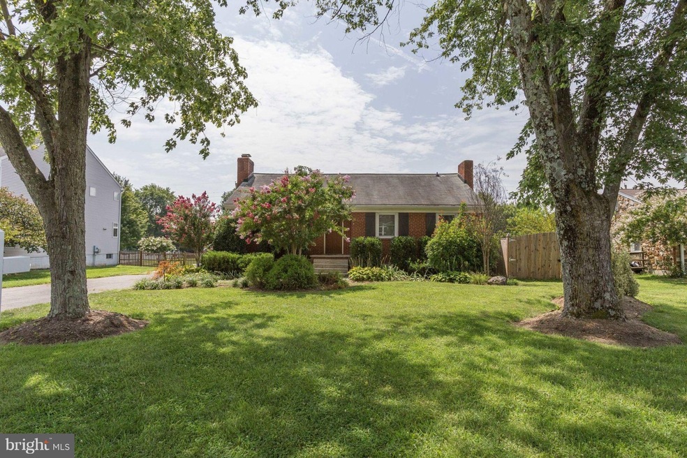 43483 Valleyvista Ln, Chantilly, VA 20152 - photo 1