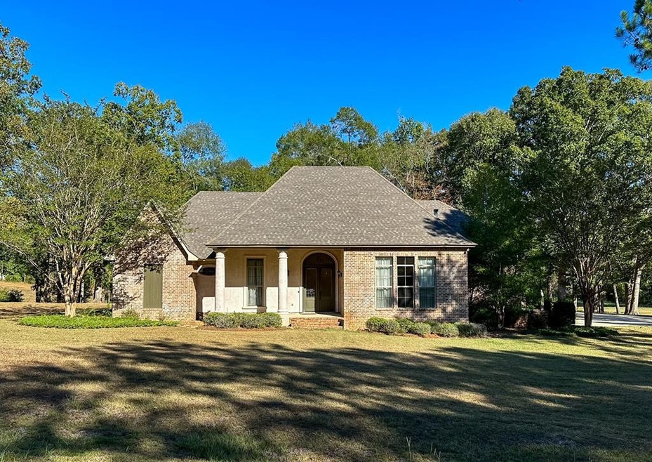 1043 Stonegate Dr, McComb, MS 39648 - photo 1