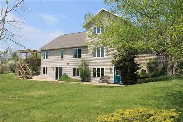 4670 Rutland-Dunn Town Line Rd, Oregon, WI 53575 - photo 1