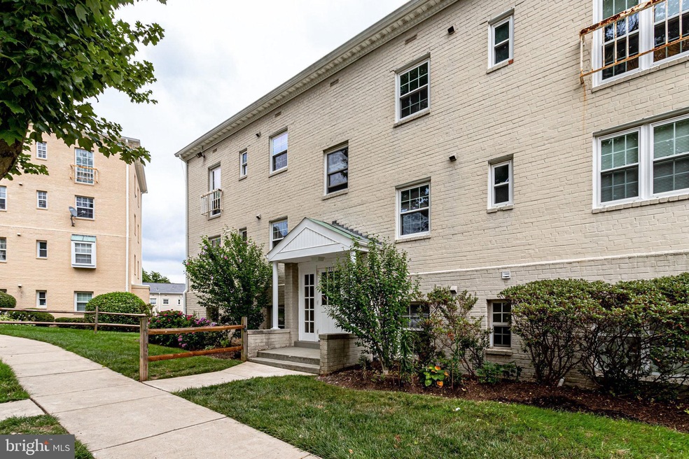 2911 Willston Place unit 101, Falls Church, VA 22044 - photo 1