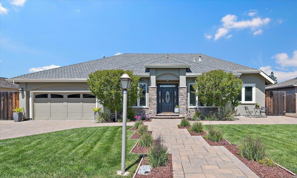 Sold $3,750,000 • Co-Listing Agent