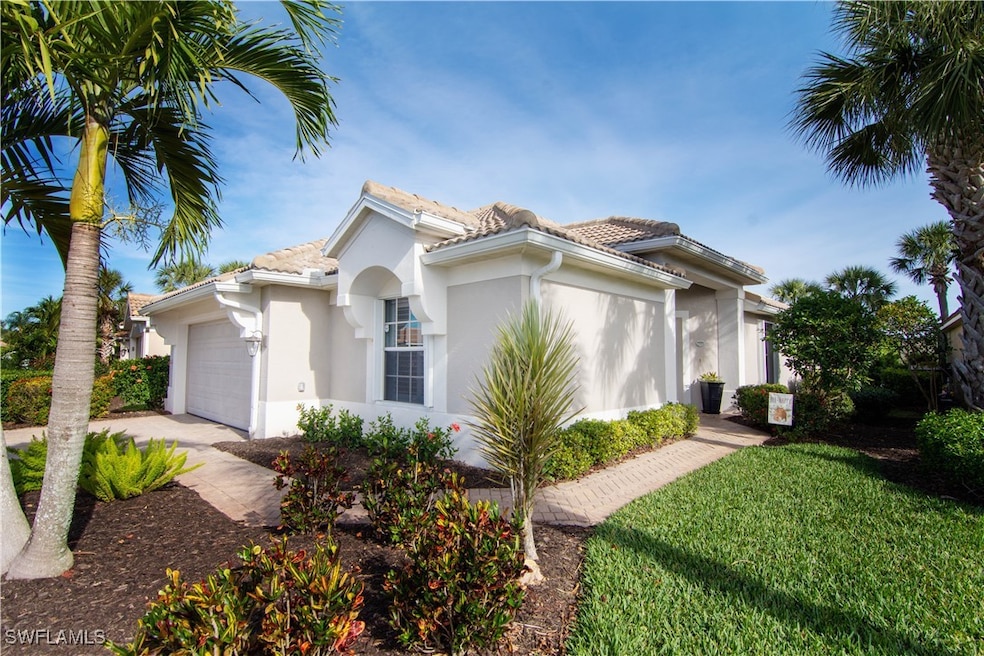 Welcome home to 10021 Oakhurst Way!