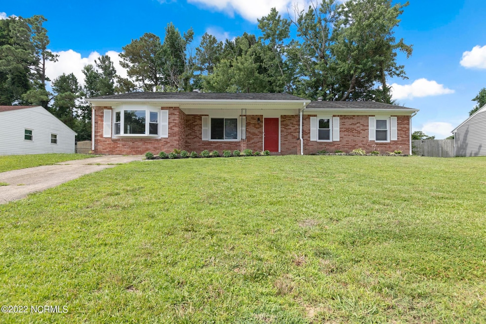 111 Thames Dr, Jacksonville, NC 28546 - photo 1