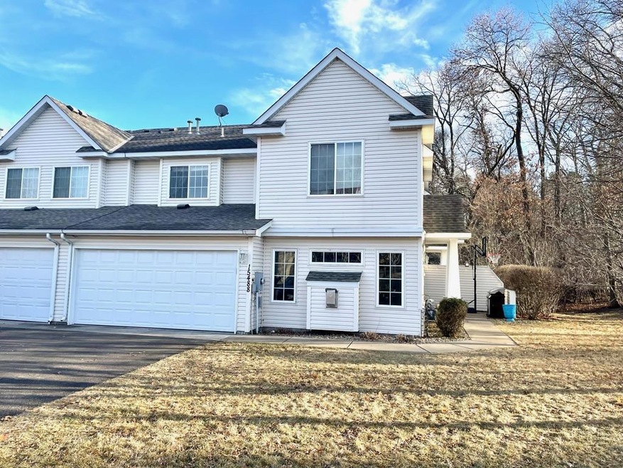 End unit offering privacy and light