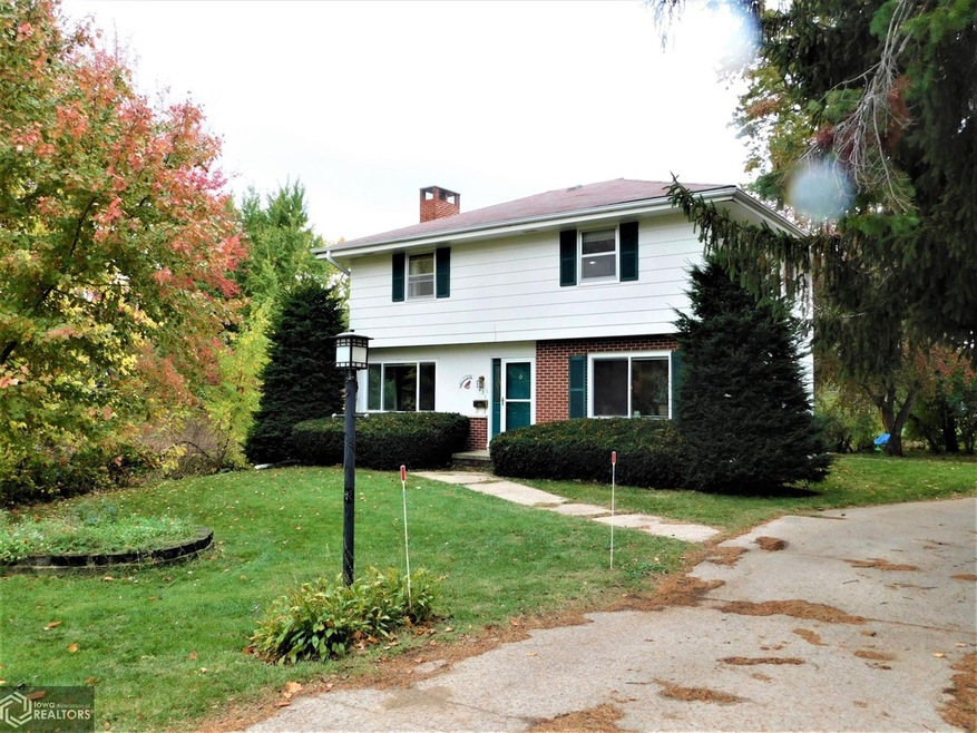 231 W 10th St S, Newton, IA 50208 - photo 1