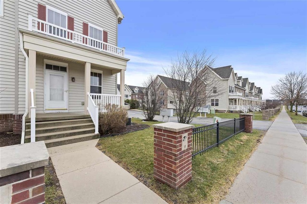 10 S Gardens Way unit 302, Fitchburg, WI 53711 - photo 1