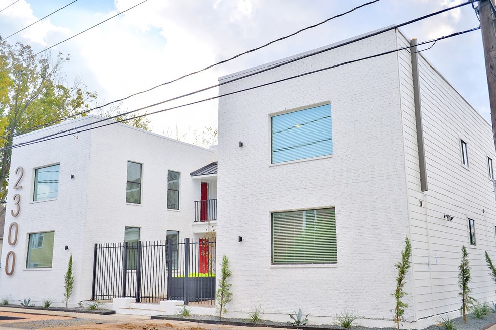 2300 Stanford St unit H, Houston, TX 77006 - photo 1