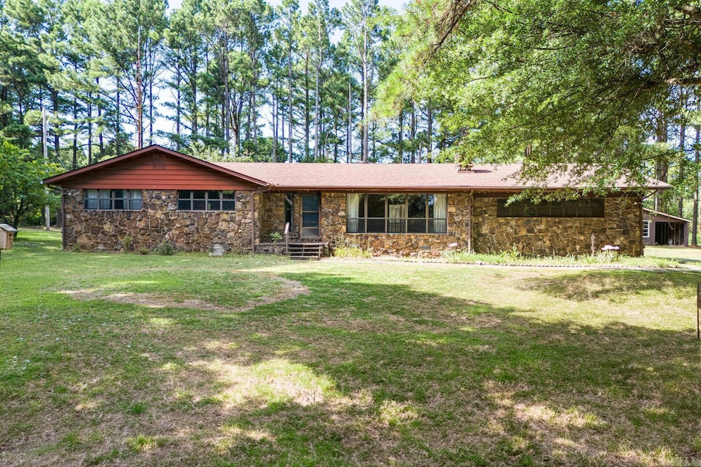 2113 Fairview Rd, Paragould, AR 72450 - photo 1