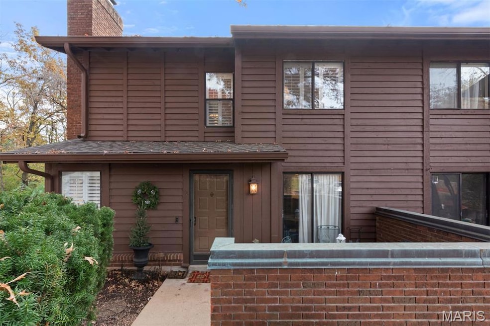 1940 Meadowtree Ln unit 2, Saint Louis, MO 63122 - photo 1