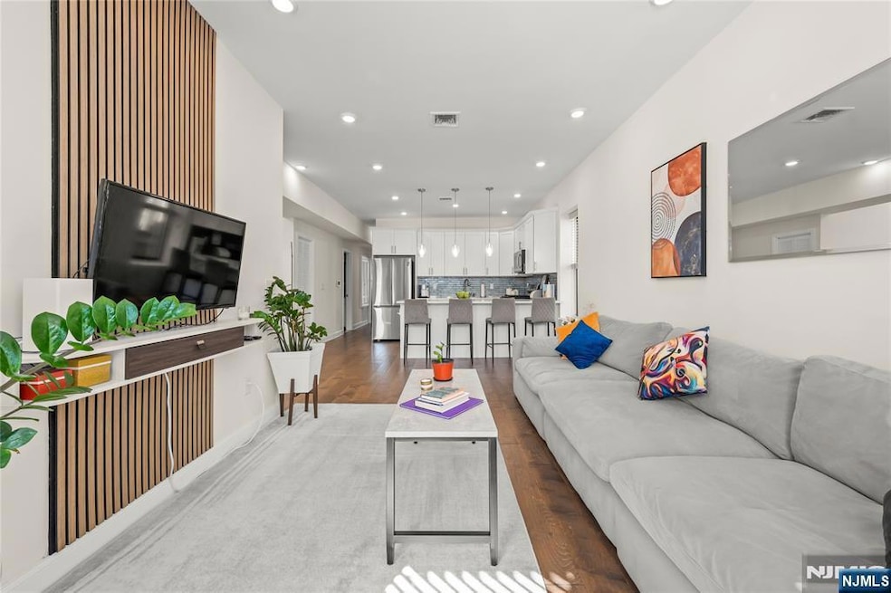 21 Concord St unit 2, Jersey City, NJ 07306 - photo 1