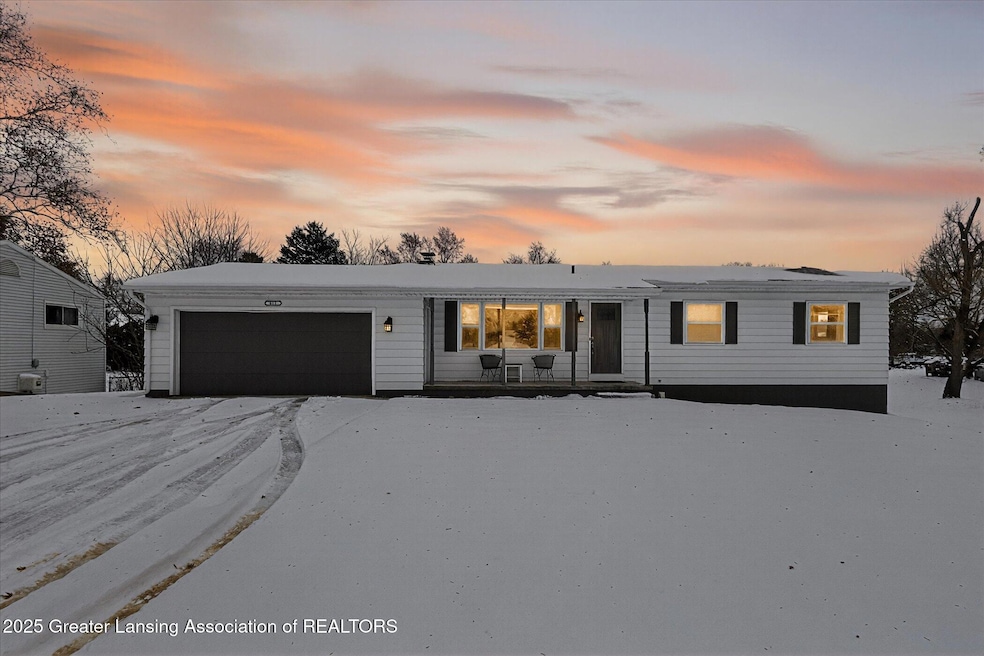 611 S Canal Rd, Lansing, MI 48917 - photo 1