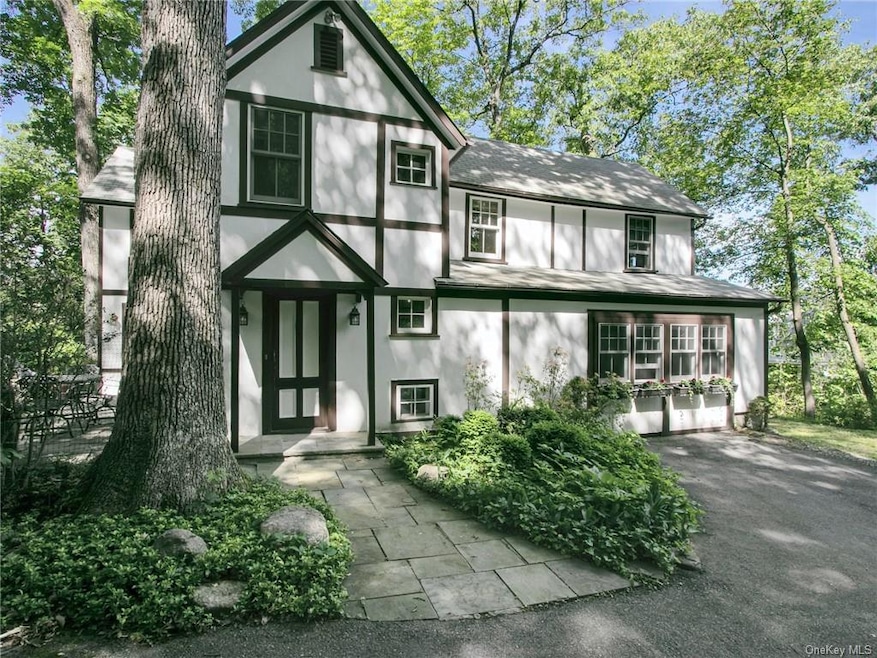 2 Stable Rd, Tuxedo Park, NY 10987 - photo 1