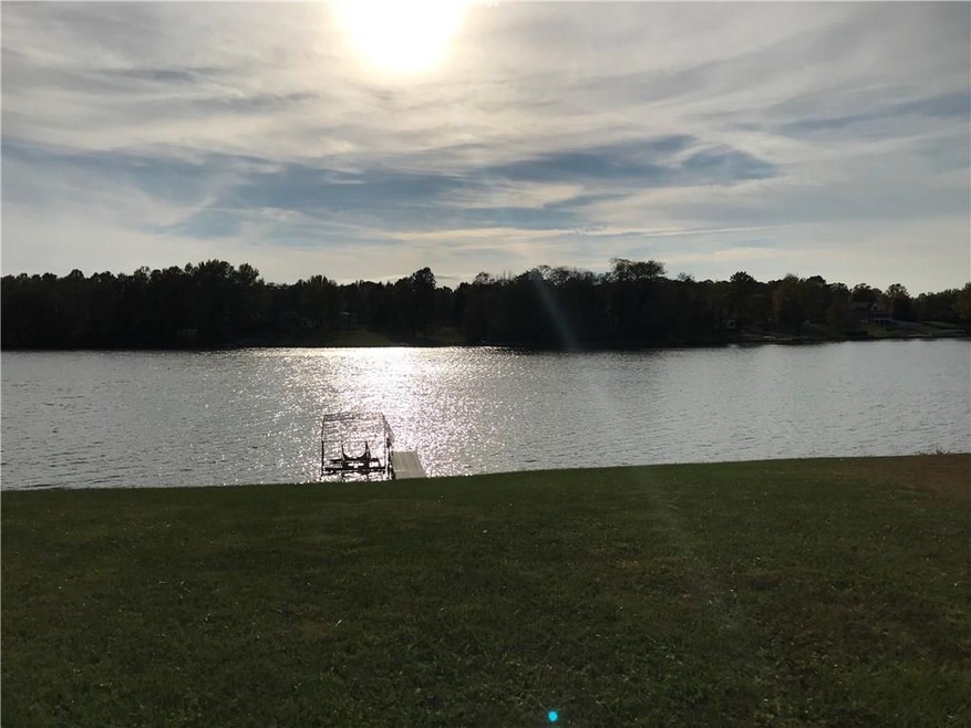 941 E Santee Dr, Greensburg, IN 47240 - photo 1