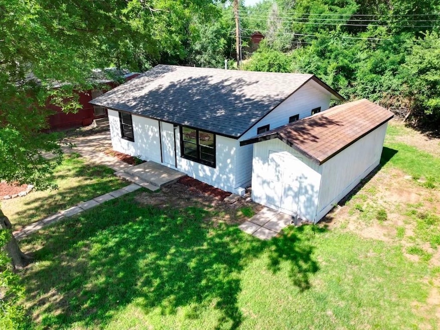 1618 S David St, Anadarko, OK 73005 - photo 1