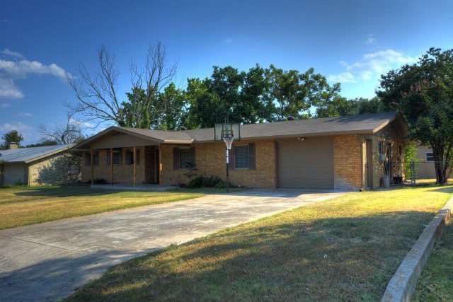 305 Seamoor Dr, Fredericksburg, TX 78624 - photo 1