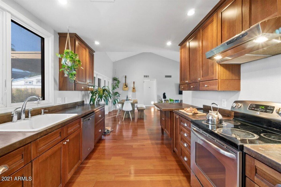 06-Kitchen