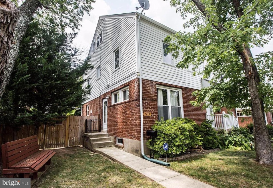 2219 Sweetbriar Dr, Alexandria, VA 22307 - photo 1