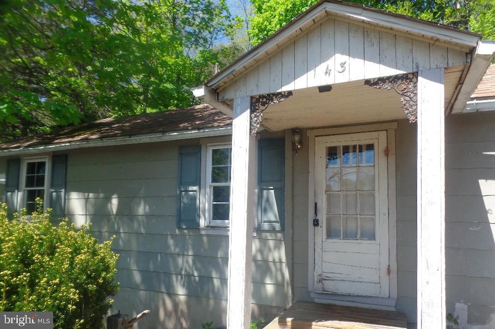 143 Game Farm Rd, Schwenksville, PA 19473 - photo 1