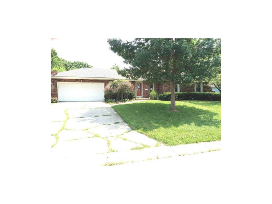 708 NW 10th St, Blue Springs, MO 64015 - photo 1