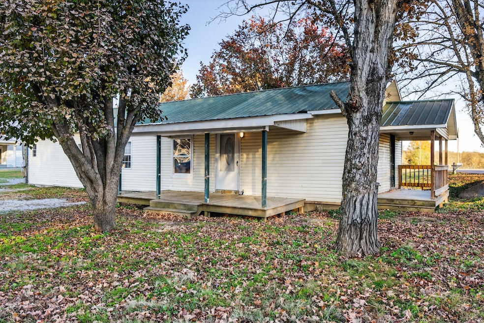 412 College St, Petersburg, TN 37144 - photo 1