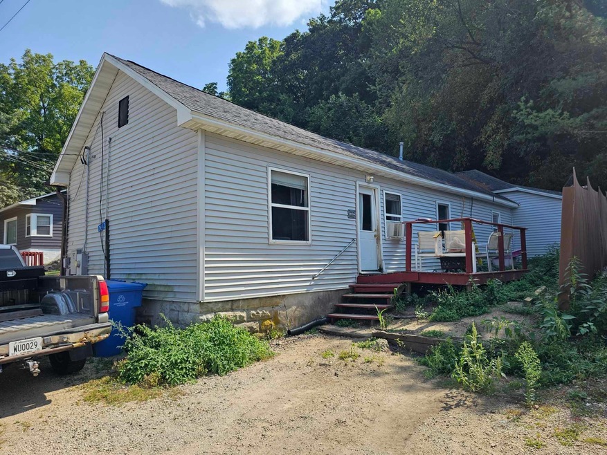 36123 Old Cartway Dr, Winona, MN 55987 - photo 1